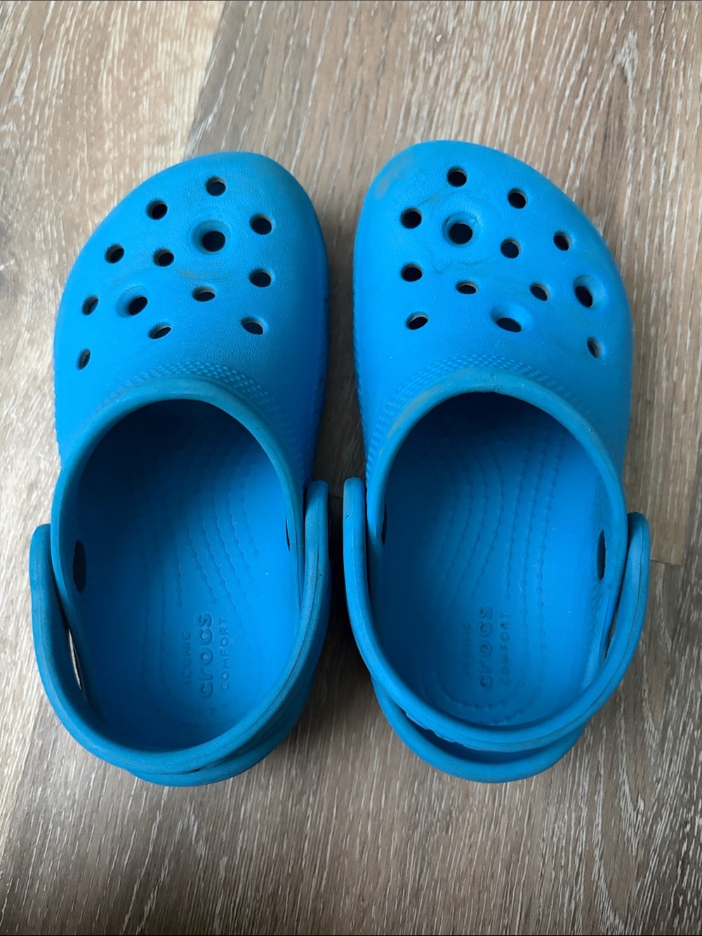 CROCS Kids Classic Clog in Bright Blue